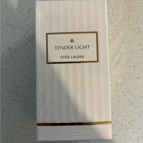 Estee Lauder Tender Light - Picture 2 of 4